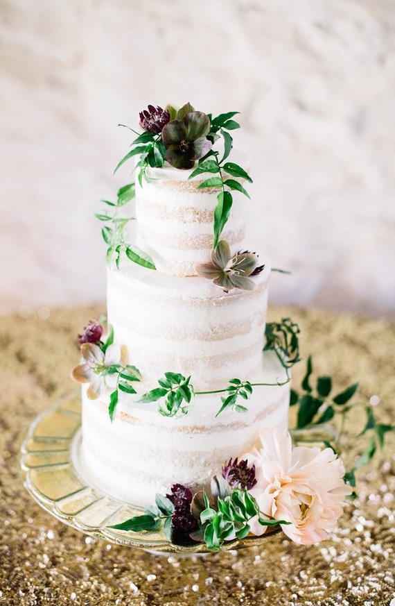 Romantic wedding cake