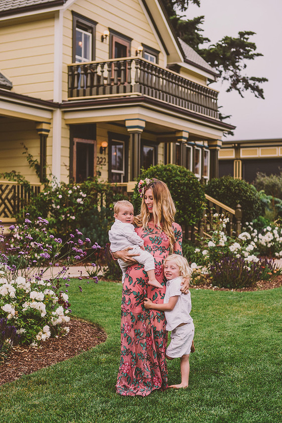 Floral pregnancy announcement