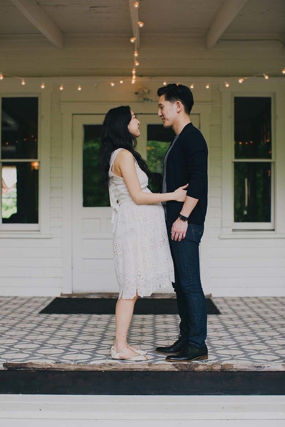 simple farmhouse maternity photos