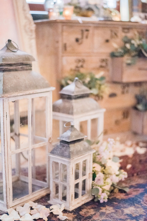 vintage romantic wedding decor