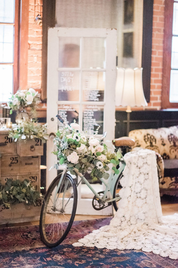 vintage romantic wedding decor