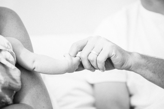 Natural light family newborn photos