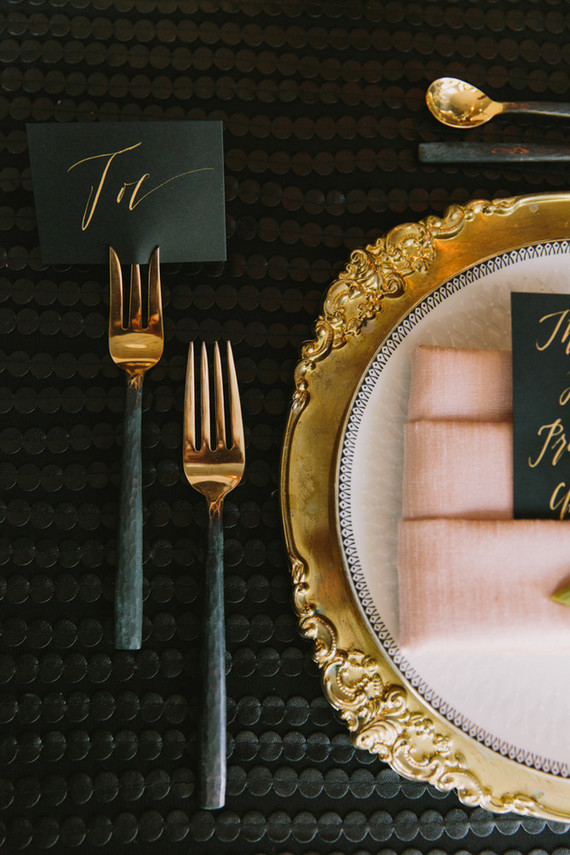 black and gold fall wedding ideas