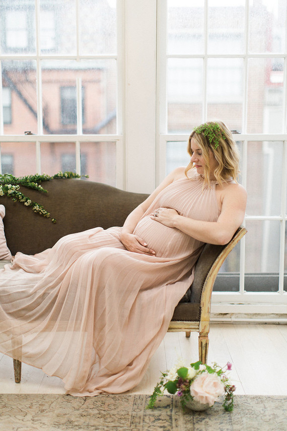 romantic formal maternity photos