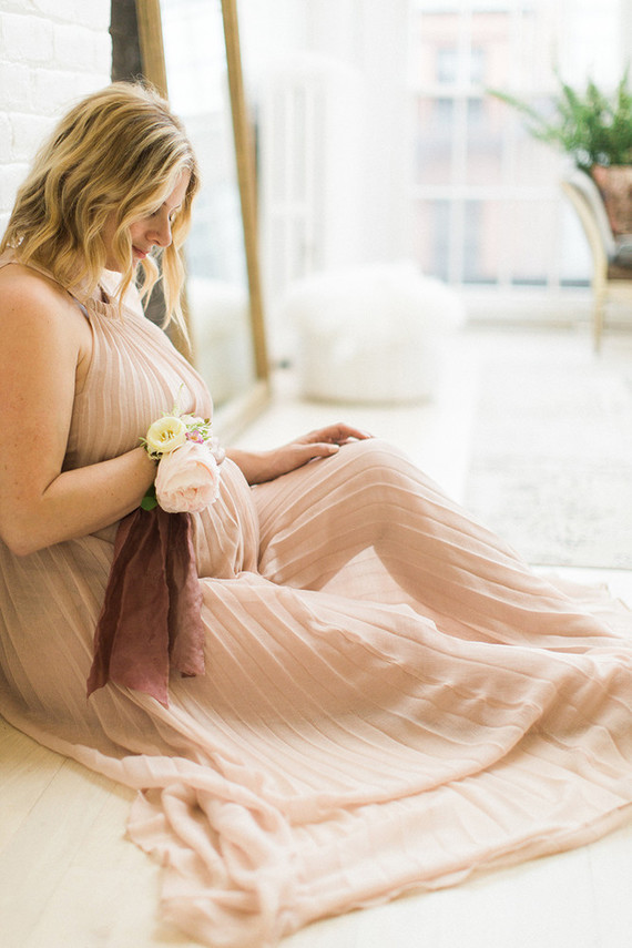 romantic formal maternity photos