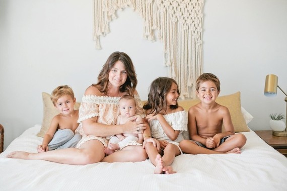 mama and four kids lifestyle session