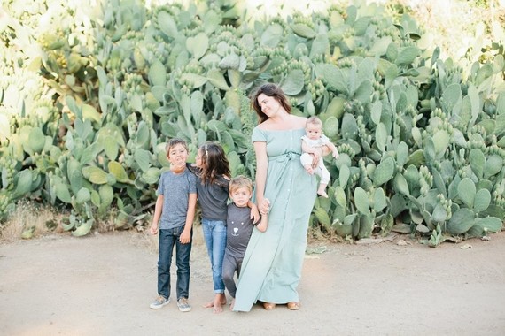 mama and four kids lifestyle session