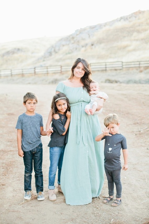 mama and four kids lifestyle session