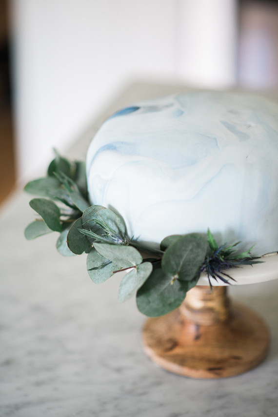 Marbled wedding cake