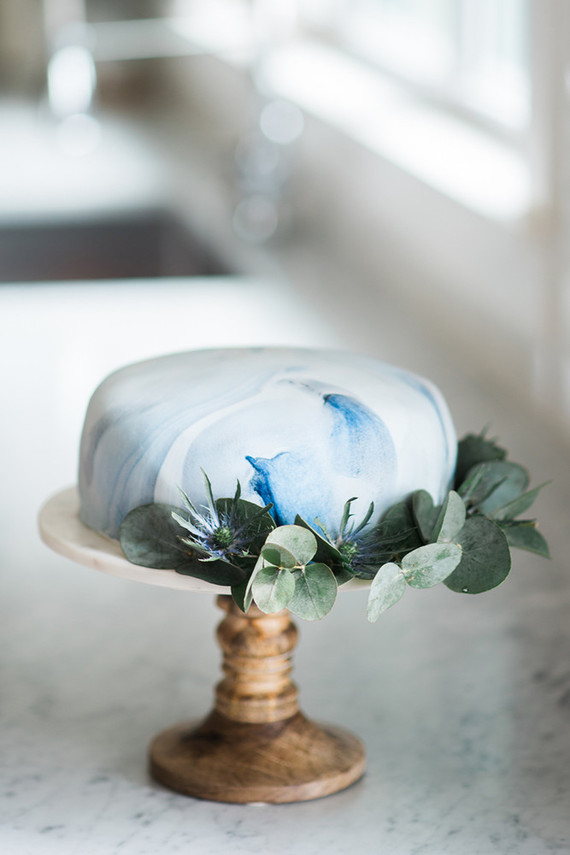 Marbled wedding cake