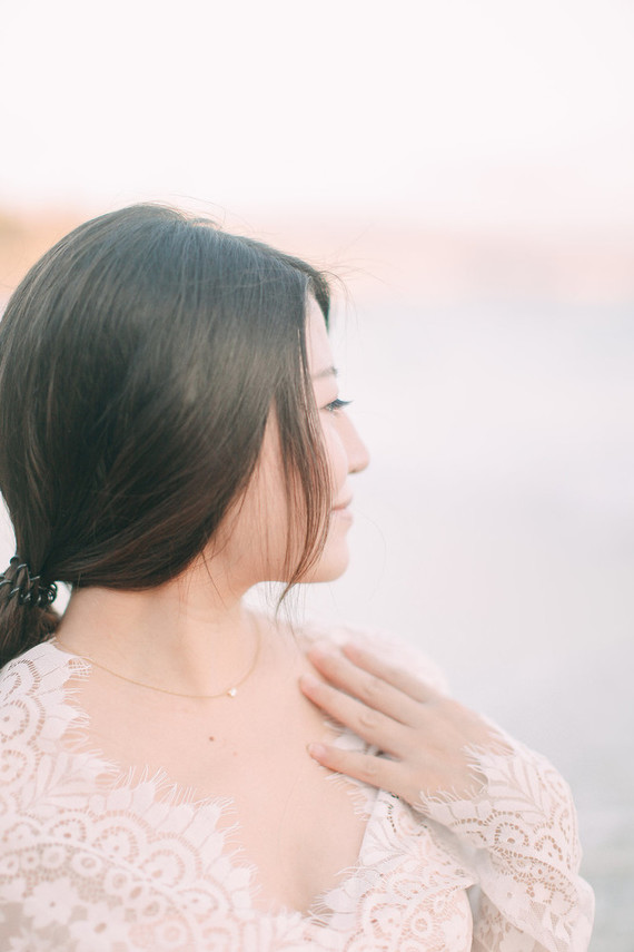 romantic laguna beach maternity photos