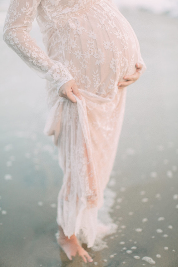 romantic laguna beach maternity photos