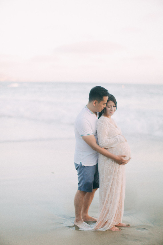 romantic laguna beach maternity photos