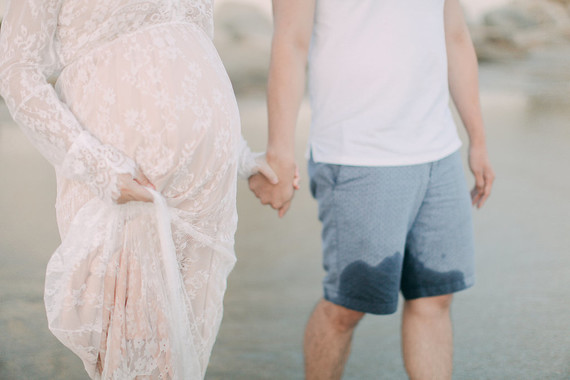 romantic laguna beach maternity photos