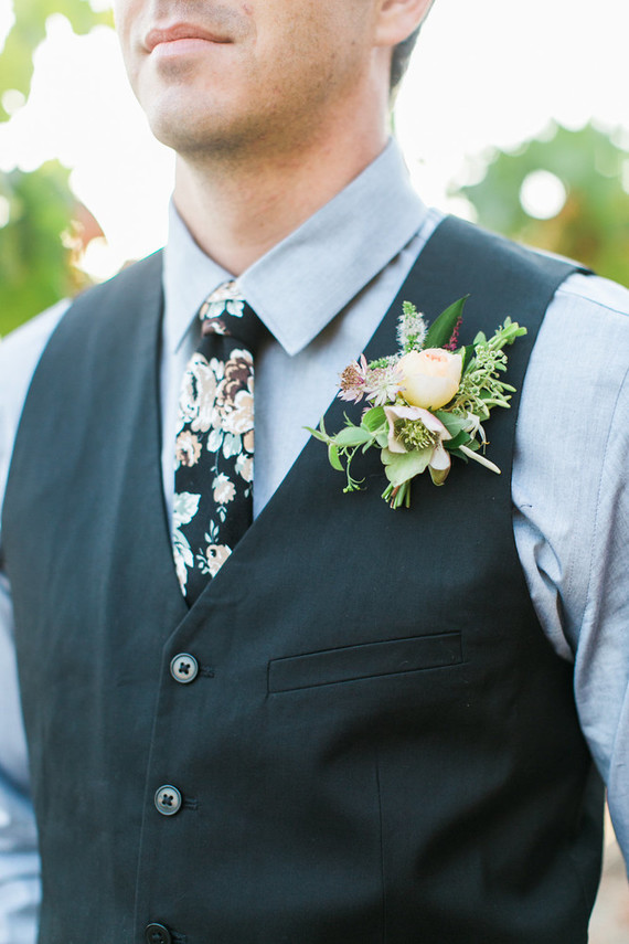 Floral grooms tie
