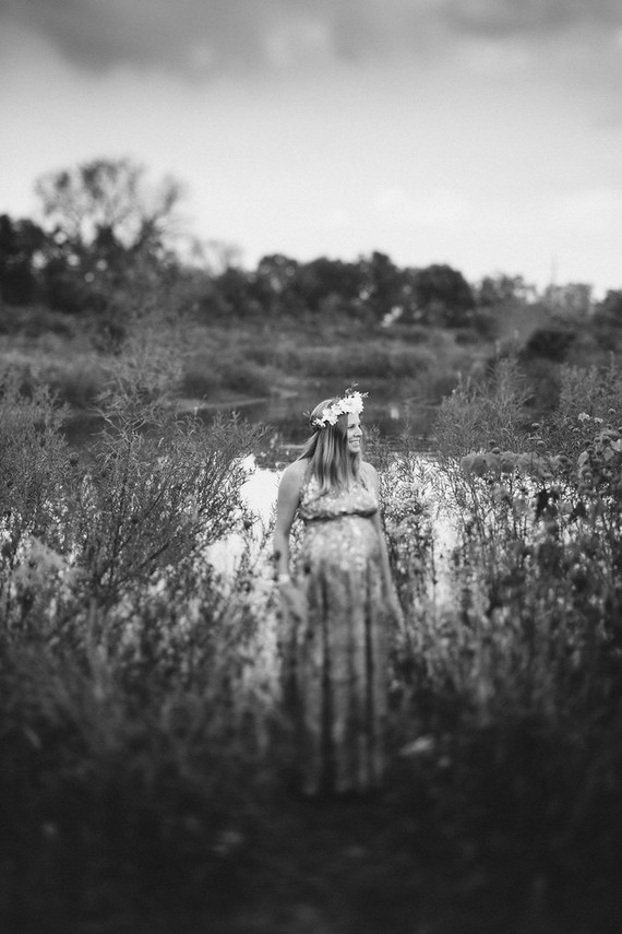 black and white vintage style maternity photos