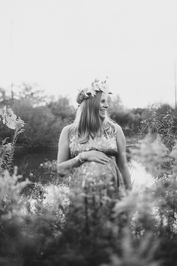 black and white vintage style maternity photos