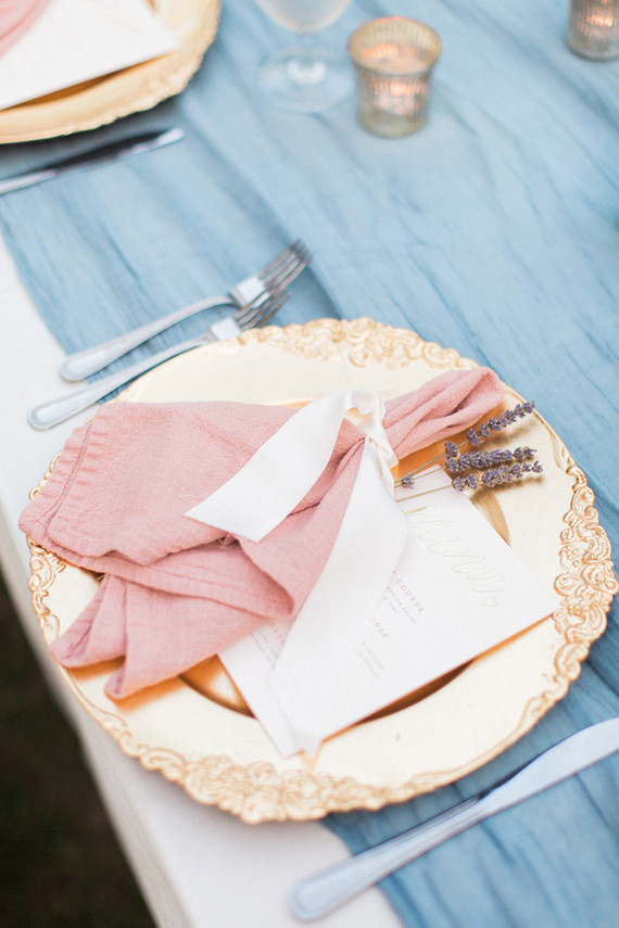 Gold and pink wedding decor