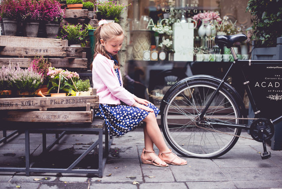 Sweet sisters shoot in London