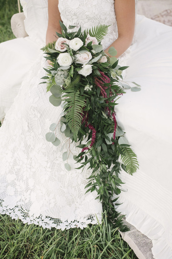Dramatic bridal bouquet