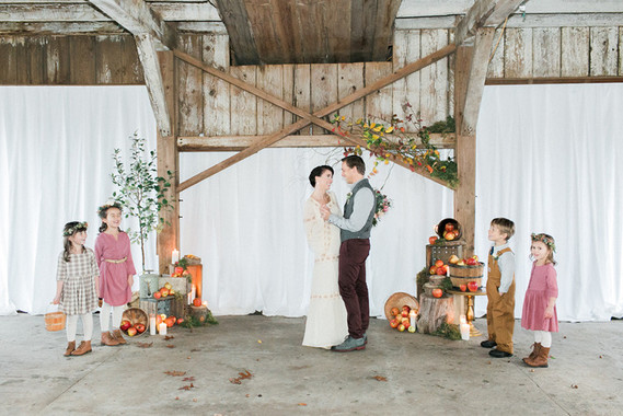 Fall wedding ceremony