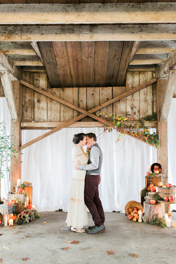 Fall wedding ceremony