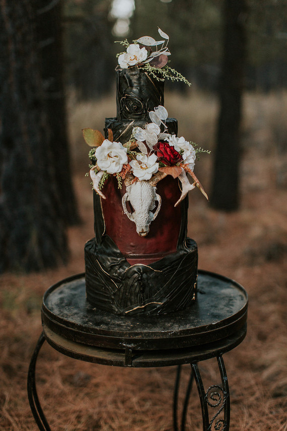 Moody wedding cake