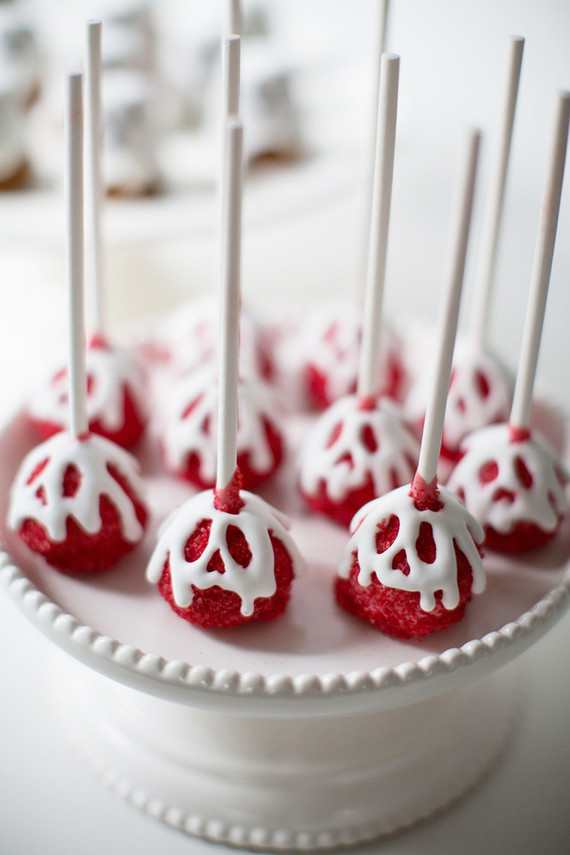 spooky cake pops