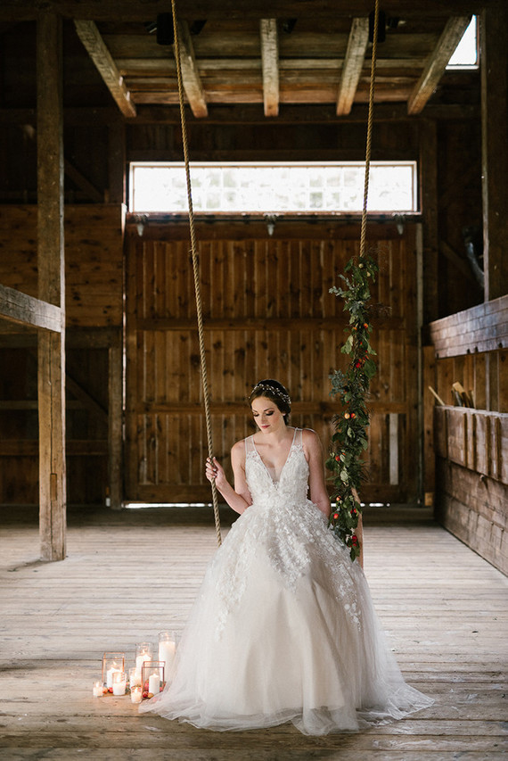 Fall barn wedding decor