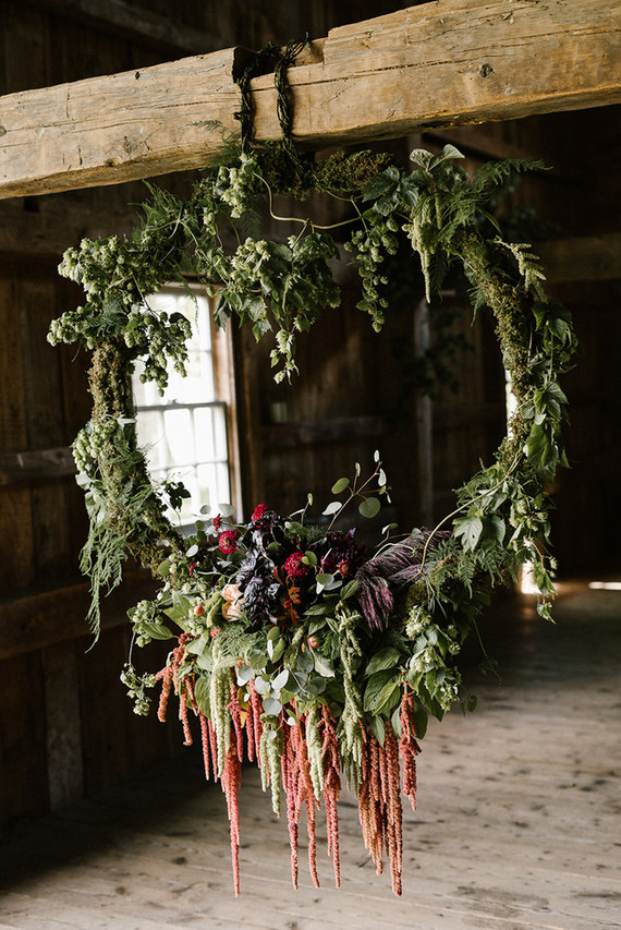 Fall wreath wedding decor