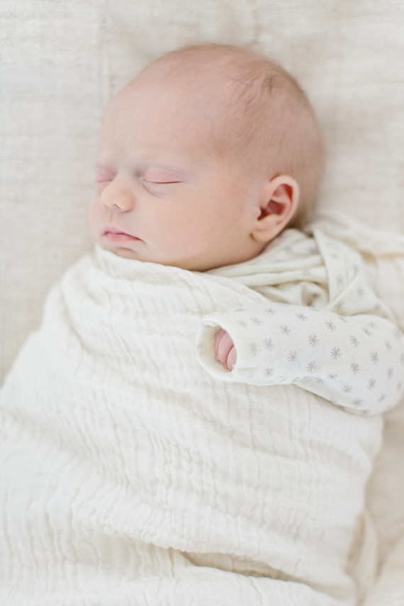 neutral natural newborn photos