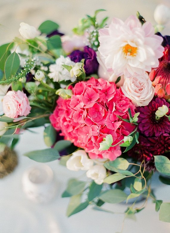 Colorful wedding flowers