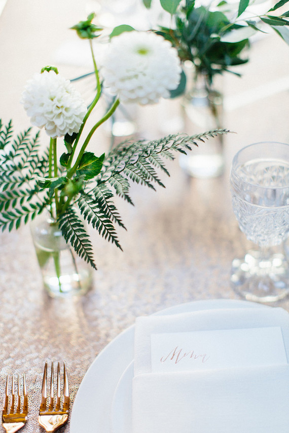 White and gold wedding decor