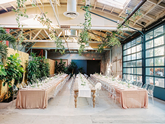 White and gold wedding decor