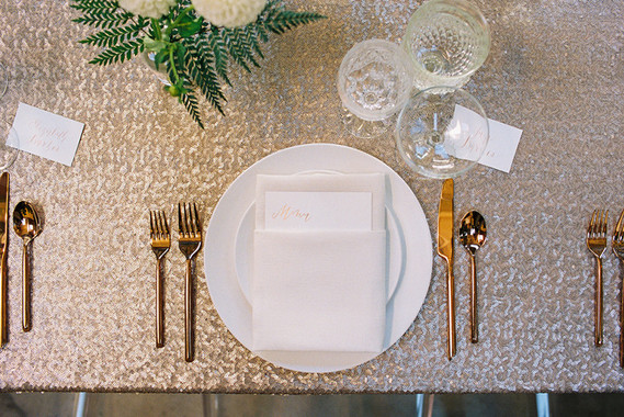 White and gold wedding decor