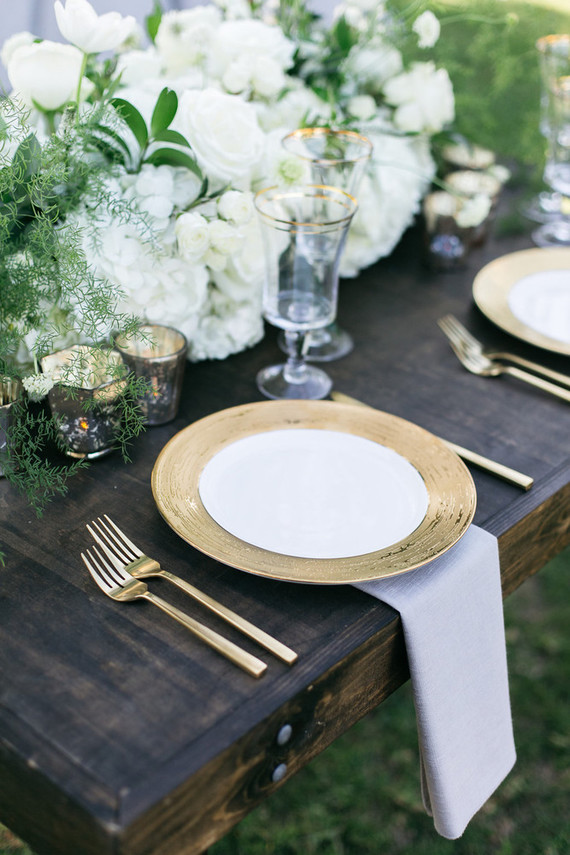 Green, white, and gold wedding ideas