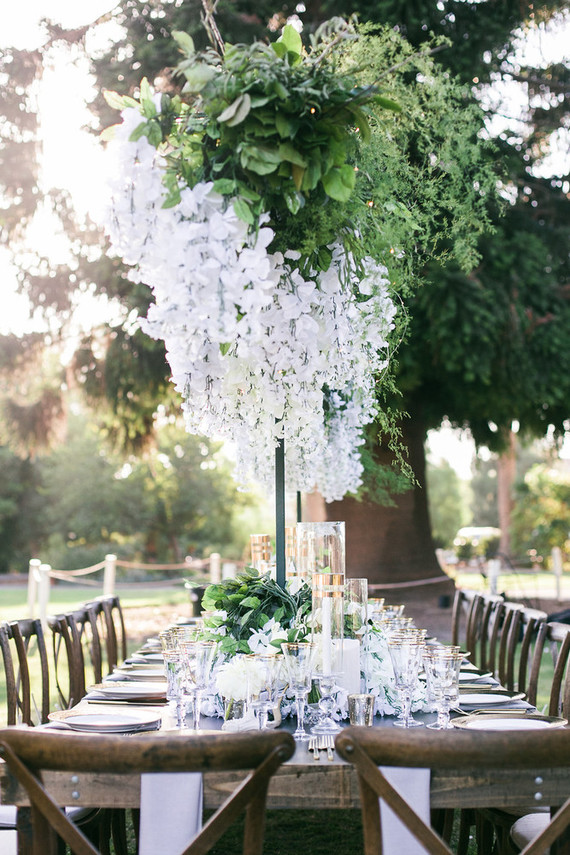 Green, white, and gold wedding ideas