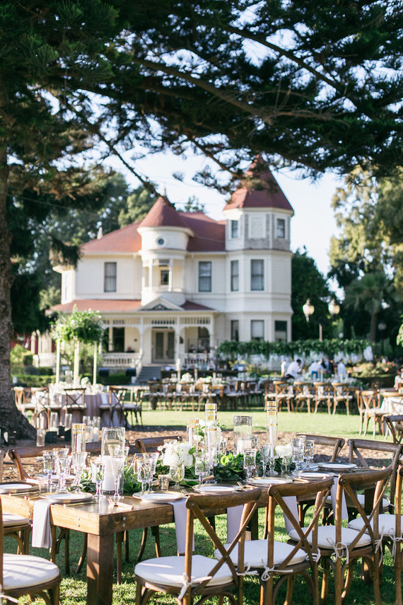 Green, white, and gold wedding ideas