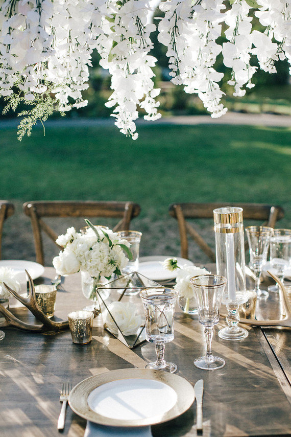 Green, white, and gold wedding ideas
