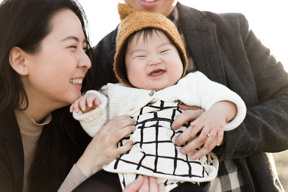 Wintery family photos of Laura Izumikawa