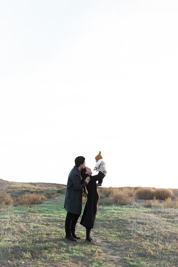 Wintery family photos of Laura Izumikawa