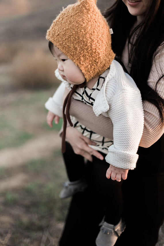Wintery family photos of Laura Izumikawa
