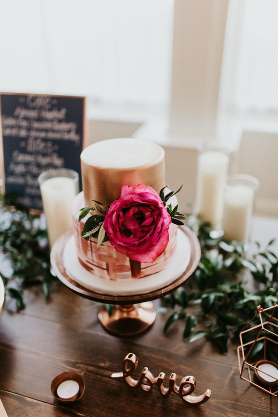 Modern wedding cake