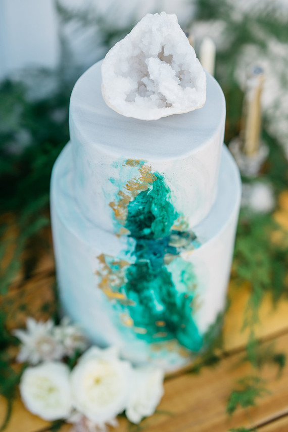 Modern wedding cake