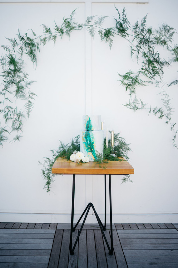 Modern wedding cake