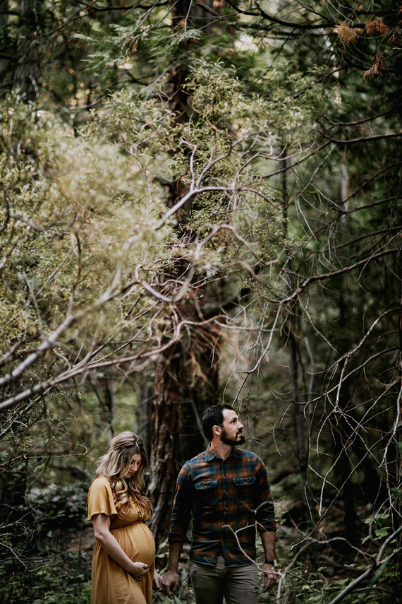 Moody bohemian maternity photos