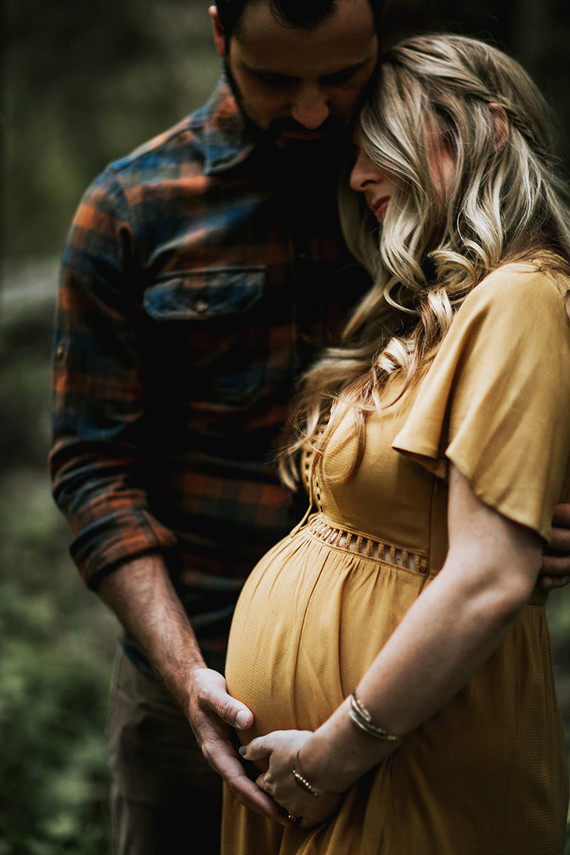 Moody bohemian maternity photos