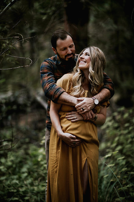 Moody bohemian maternity photos