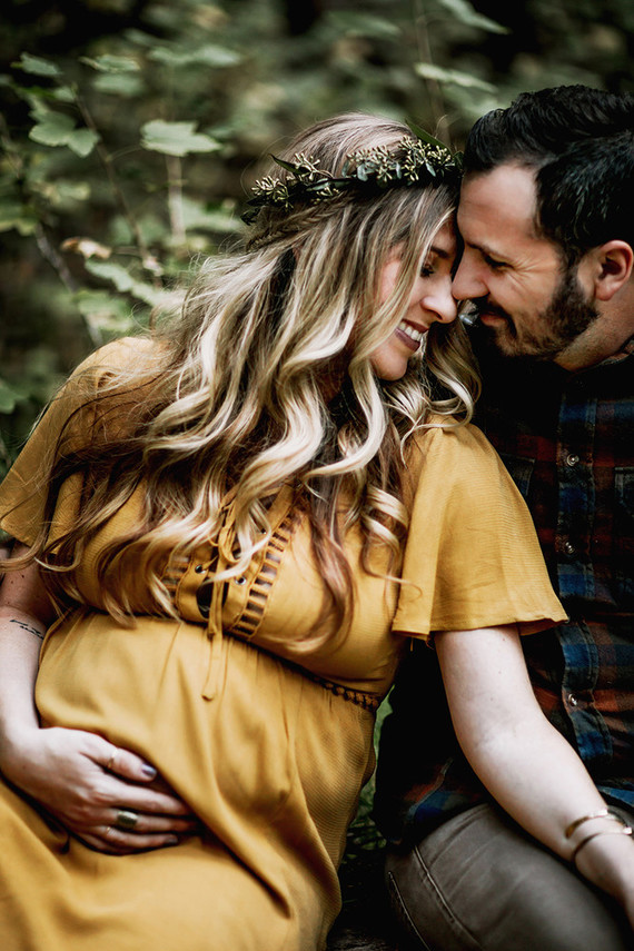 Moody bohemian maternity photos