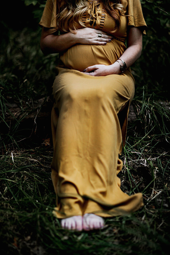 Moody bohemian maternity photos